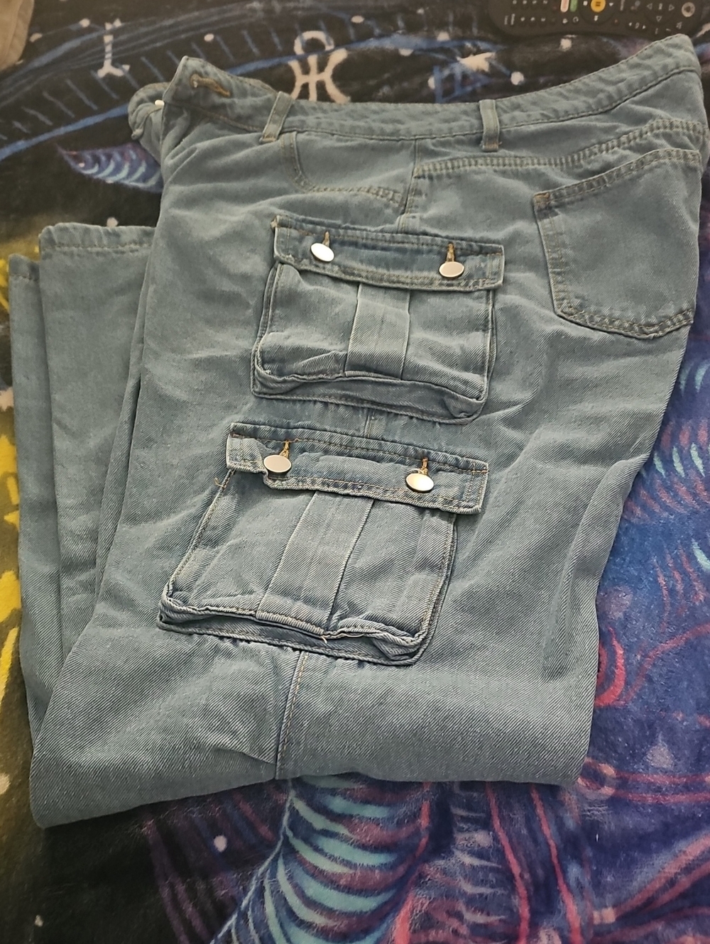 NWOT Women's Washed Blue Cargo Jeans with Front Flap Pockets